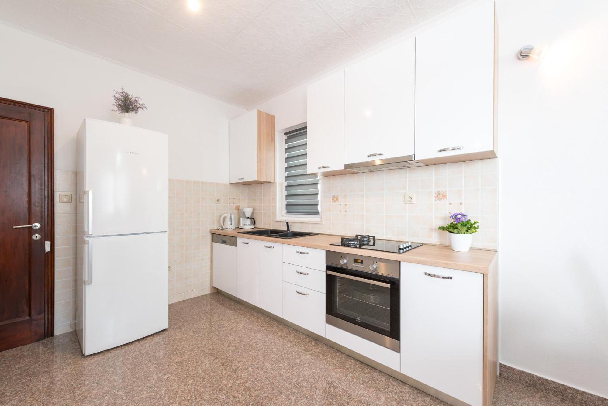 Luxury Apartment With Garden Jacuzzi And Wellness Trogir Luaran gambar