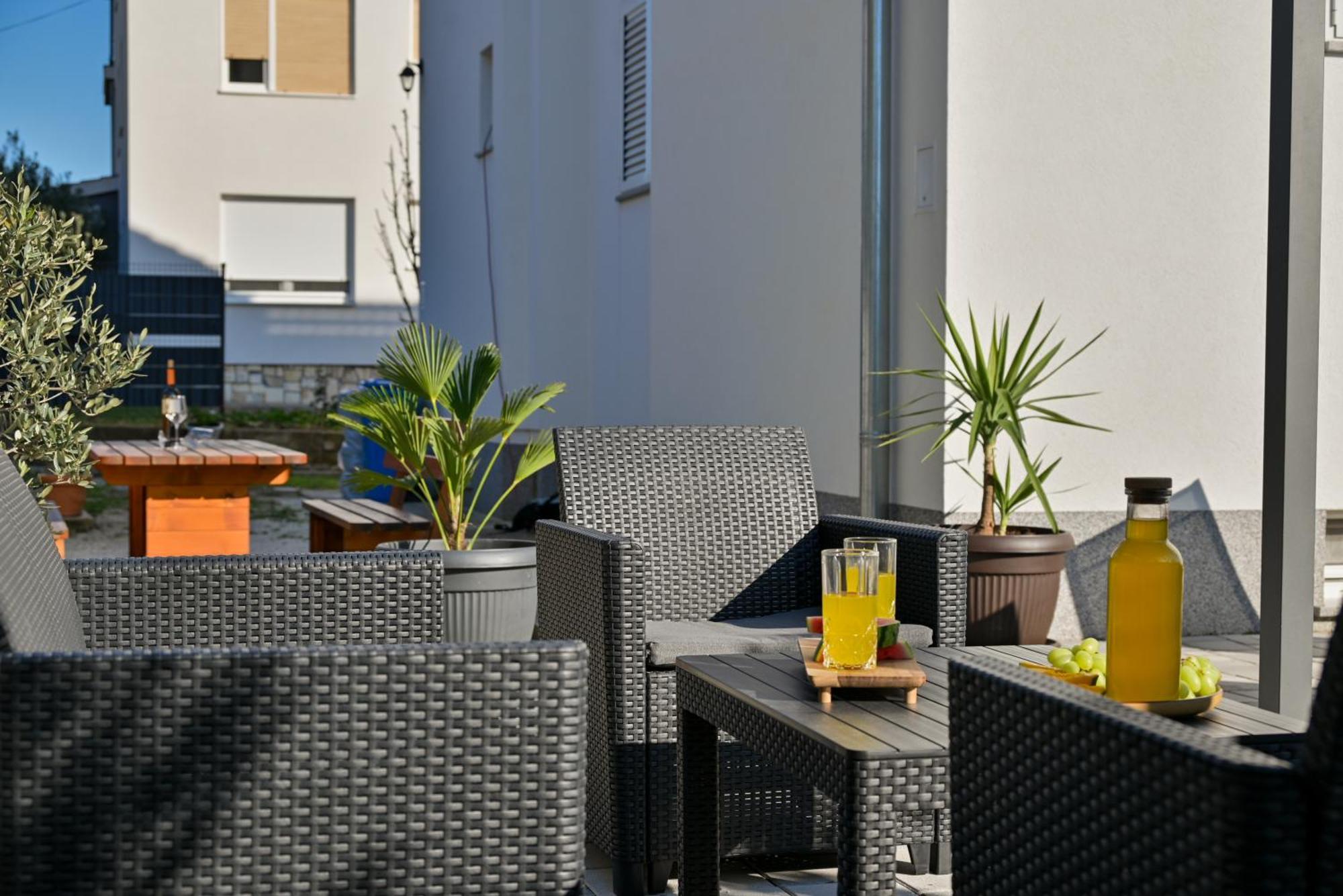Luxury Apartment With Garden Jacuzzi And Wellness Trogir Luaran gambar