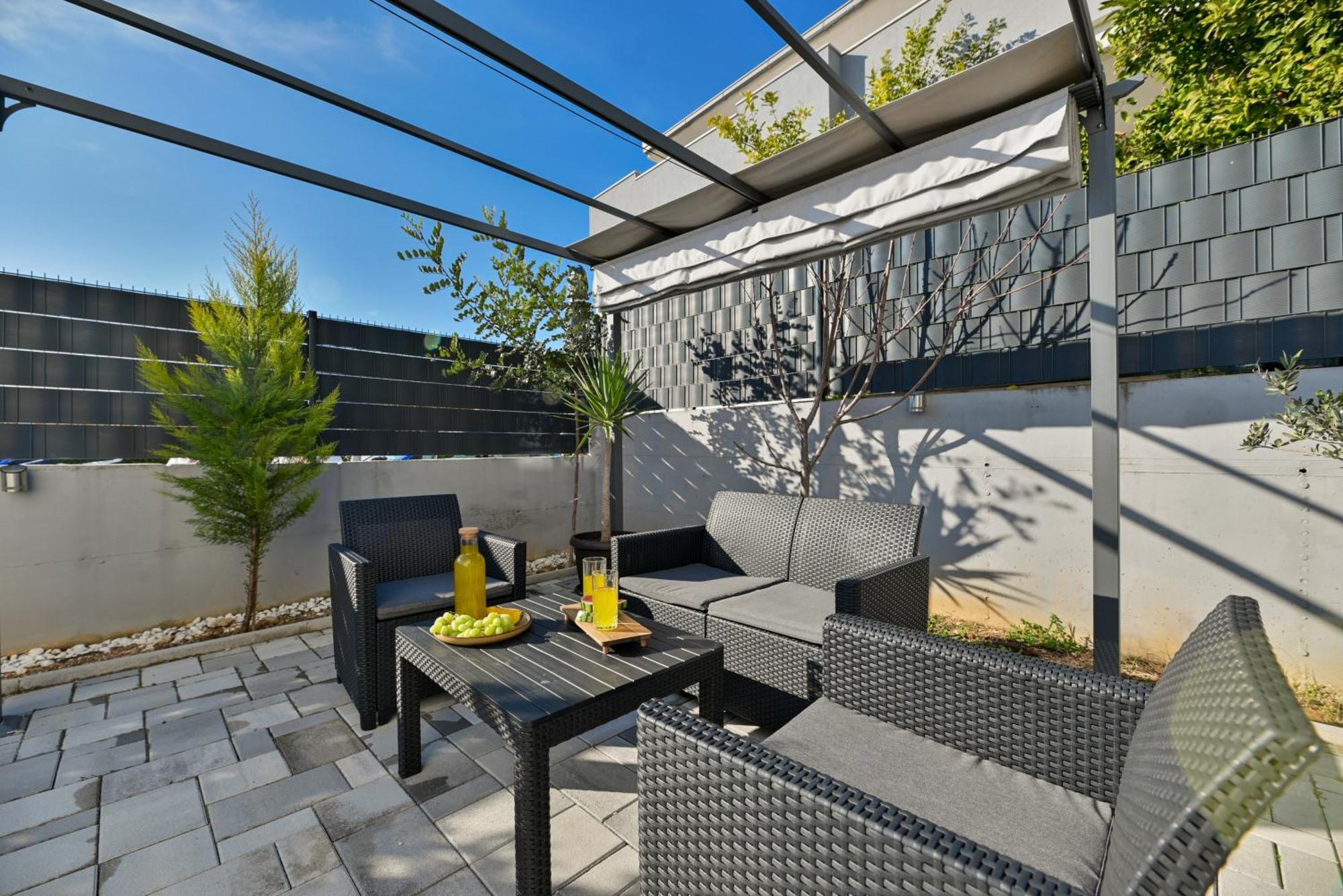 Luxury Apartment With Garden Jacuzzi And Wellness Trogir Luaran gambar