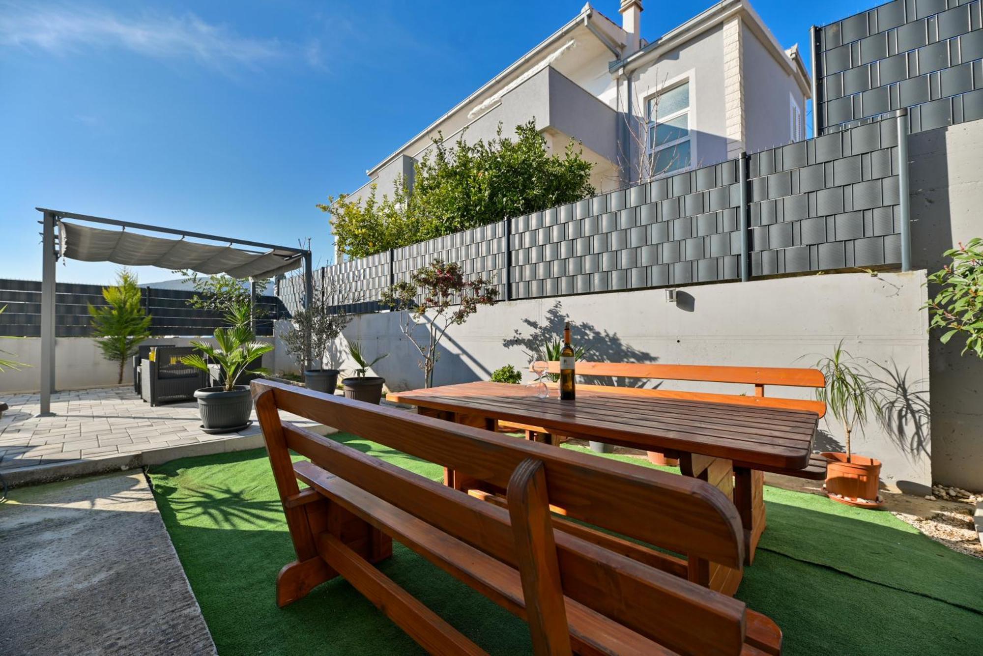 Luxury Apartment With Garden Jacuzzi And Wellness Trogir Luaran gambar