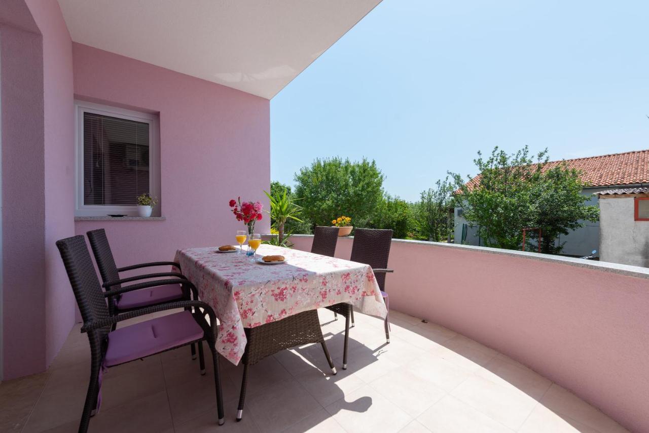 Luxury Apartment With Garden Jacuzzi And Wellness Trogir Luaran gambar
