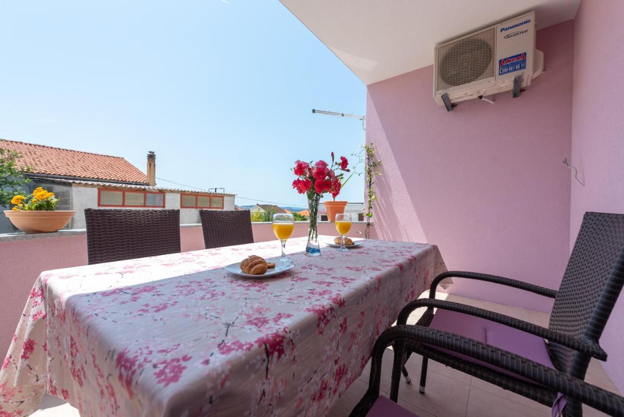 Luxury Apartment With Garden Jacuzzi And Wellness Trogir Luaran gambar